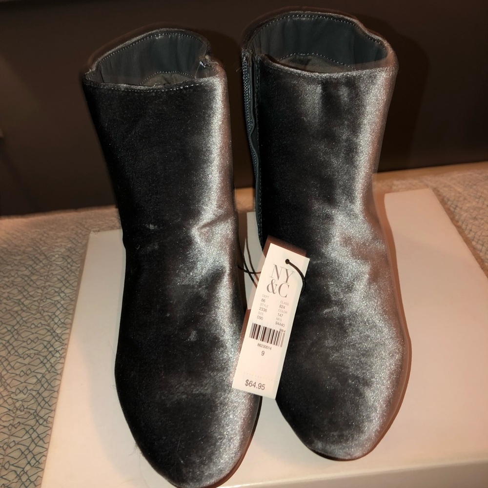 NY&C BRAND NEW Silver Booties